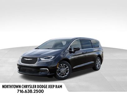 New 2026 Chrysler Pacifica Select