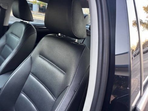 Used 2017 Volkswagen Jetta SEL image 28