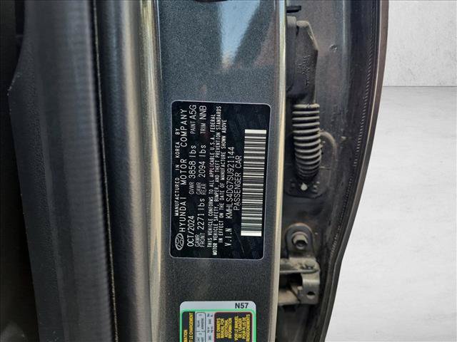 Used 2025 Hyundai Elantra SEL FWD image 25
