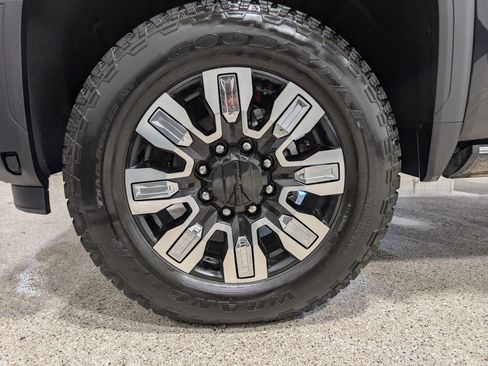 Used 2025 GMC Sierra 3500 Denali w/ Denali Reserve Package image 12