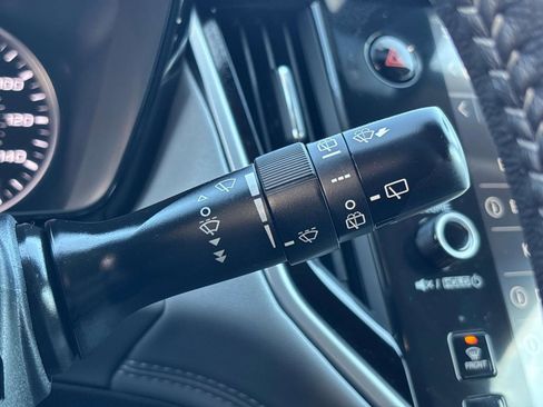 Used 2025 Subaru Outback Premium image 29