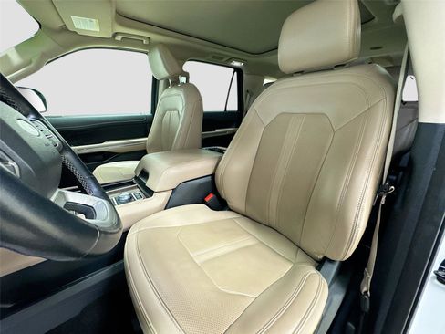 Used 2024 Ford Expedition Limited image 22
