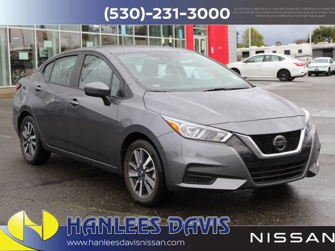 Used 2021 Nissan Versa SV image 5