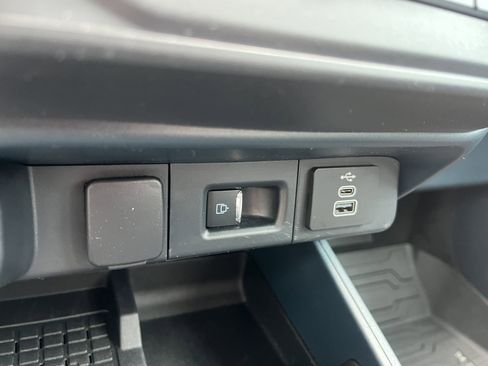 Used 2025 Ford Maverick Lobo AWD/4WD image 28