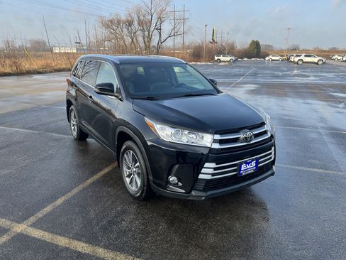 Used 2019 Toyota Highlander XLE image 8