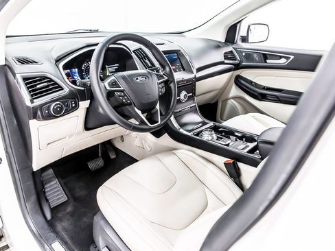 Used 2019 Ford Edge Titanium FWD image 26