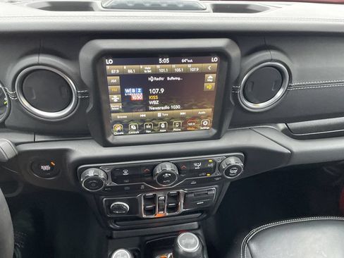 Certified 2023 Jeep Wrangler Unlimited Sahara AWD/4WD image 18