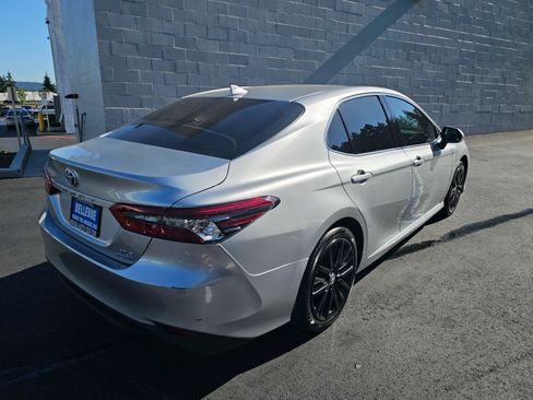 Used 2023 Toyota Camry XLE w/ Navigation Package FWD image 7