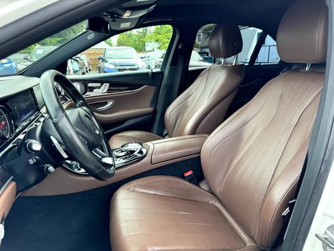 Used 2017 Mercedes-Benz E 300 4MATIC image 11