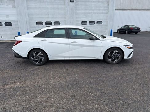 New 2025 Hyundai Elantra Sport image 7