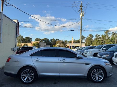 Used 2014 Ford Taurus Limited image 4