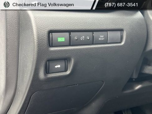 Used 2024 Nissan Sentra SV image 16