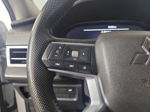 Used 2023 Mitsubishi Outlander SE image 18