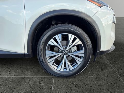 Used 2023 Nissan Rogue SV AWD/4WD image 5