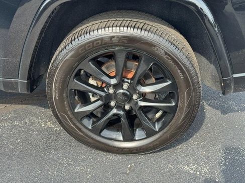 Used 2021 Jeep Grand Cherokee Laredo X AWD/4WD image 7