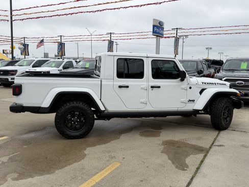 Used 2024 Jeep Gladiator Sport AWD/4WD image 6