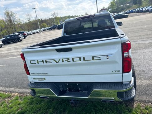 Used 2020 Chevrolet Silverado 1500 LTZ w/ LTZ Convenience Package AWD/4WD image 8
