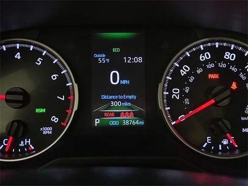 Used 2020 Toyota RAV4 LE image 12