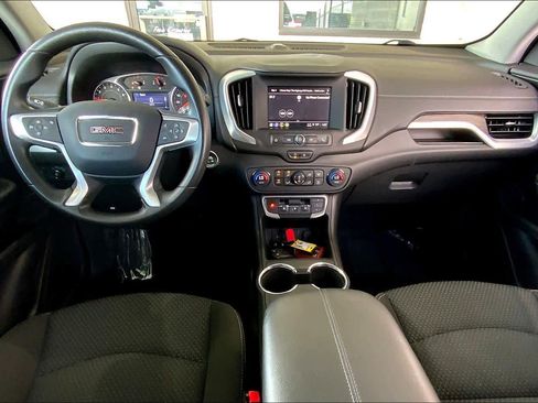 Used 2023 GMC Terrain SLE w/ Driver Convenience Package image 14