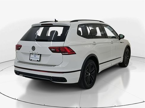 Used 2022 Volkswagen Tiguan SE R-Line image 6