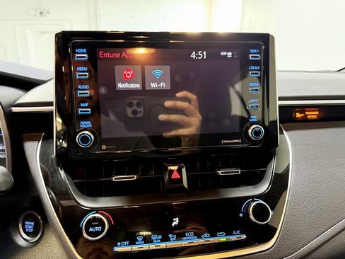 Used 2021 Toyota Corolla SE FWD image 17