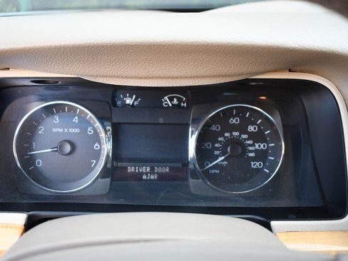 Used 2008 Lincoln MKZ image 32