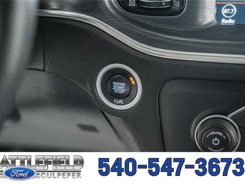 Used 2017 Dodge Charger SXT w/ AWD Plus Group image 26