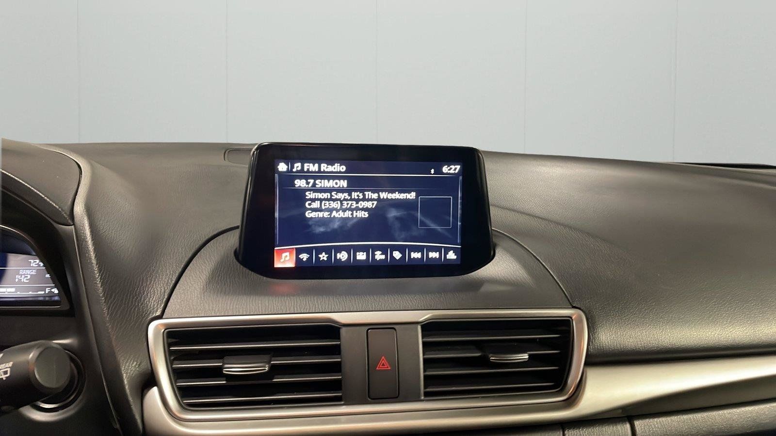 Used 2018 MAZDA MAZDA3 Touring FWD image 15