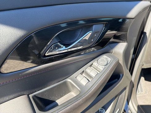 Used 2023 Chevrolet Traverse RS image 28