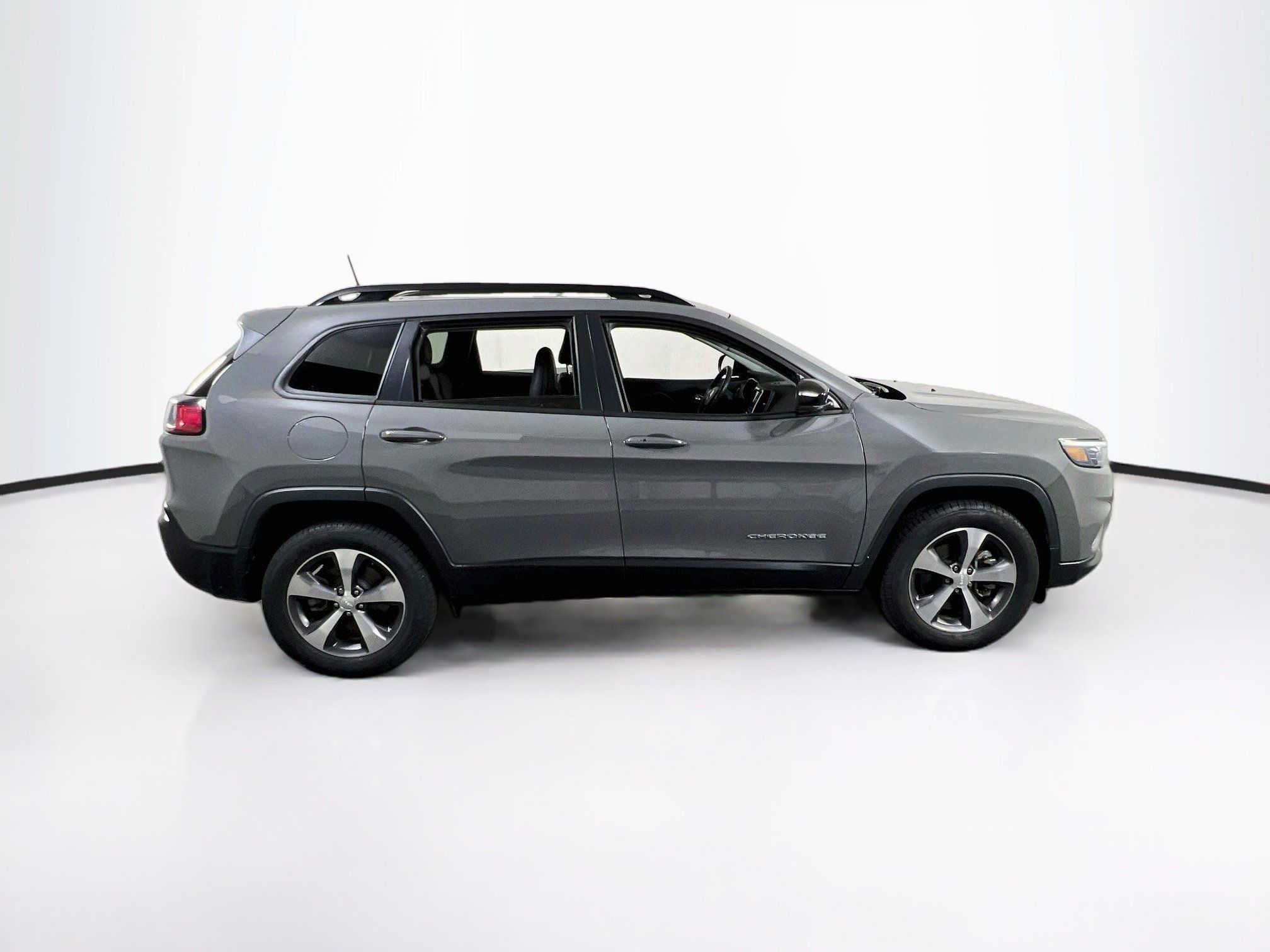 Used 2022 Jeep Cherokee Limited AWD/4WD image 4