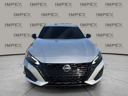 Used 2023 Nissan Altima 2.5 SR w/ SR Premium Package image 8