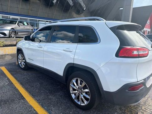 Used 2016 Jeep Cherokee Limited w/ Luxury Group FWD image 3