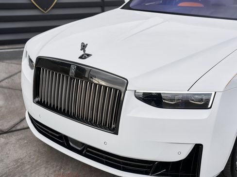 Used 2025 Rolls-Royce Ghost Black Badge image 7