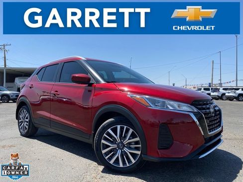Used 2023 Nissan Kicks SV FWD image 1