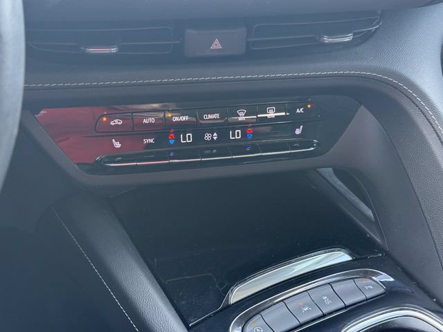 Used 2022 Buick Envision Preferred FWD image 27