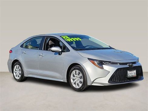 Used 2022 Toyota Corolla LE image 1