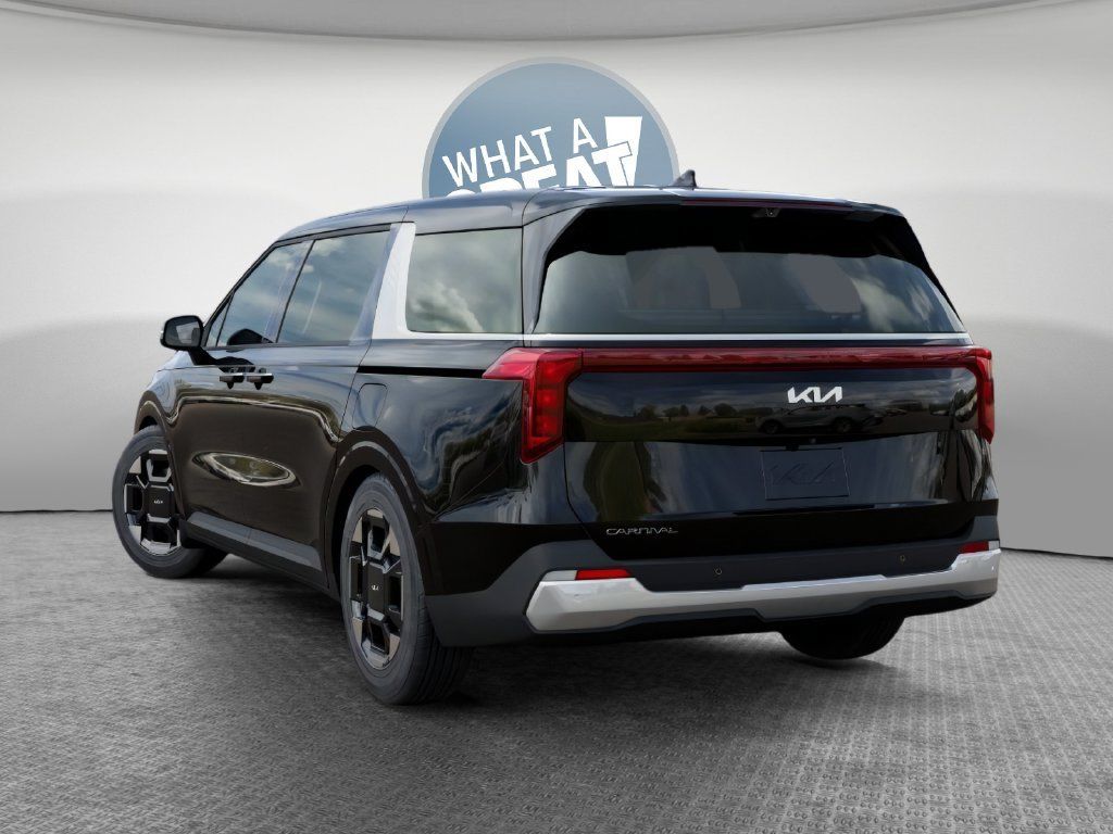 New 2026 Kia Carnival EX FWD image 4