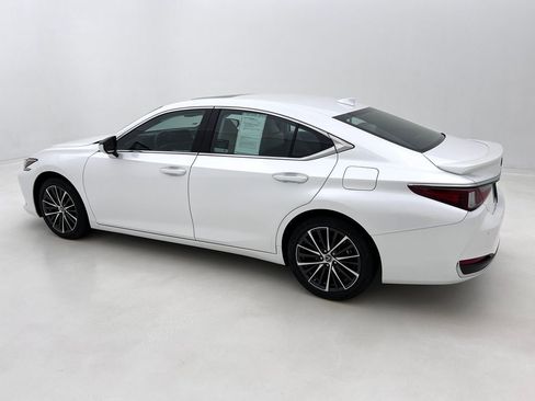Used 2025 Lexus ES 300h w/ Premium Package image 10