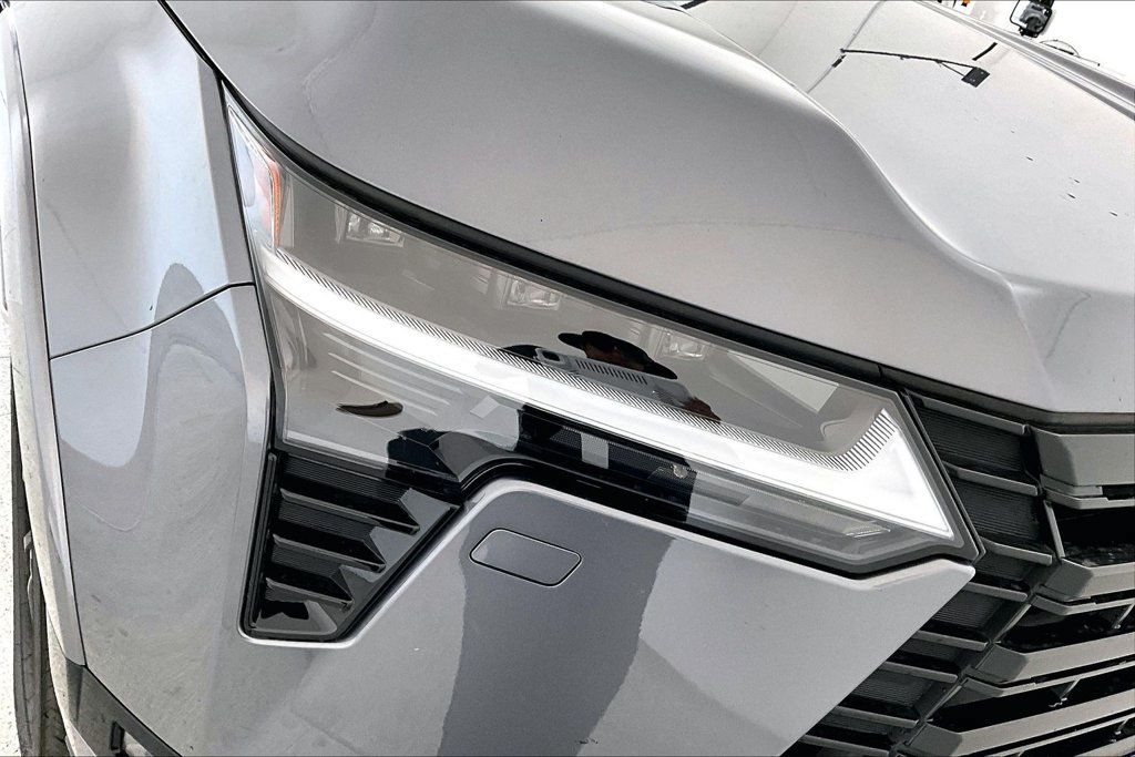 Used 2024 Lexus GX 550 w/ Accessory Package (Z1) AWD/4WD image 36