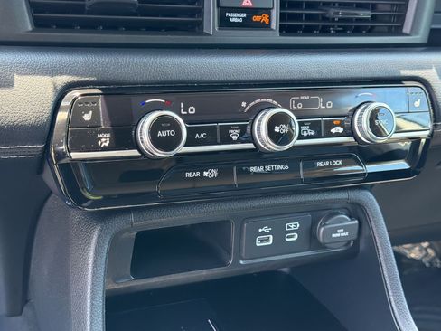 Used 2023 Honda Pilot EX-L image 18