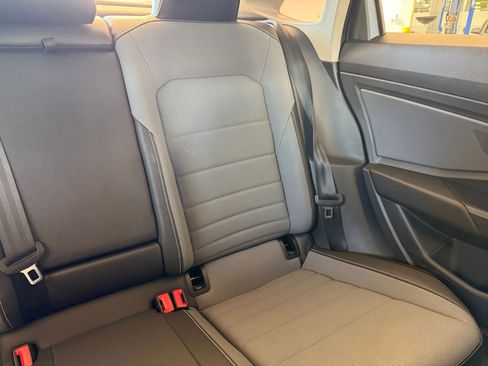 Used 2025 Volkswagen Jetta SE image 31