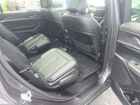 Used 2025 Jeep Grand Cherokee L Limited AWD/4WD image 25