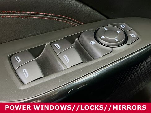 Certified 2024 Chevrolet Trax RS w/ Sunroof Package FWD image 19