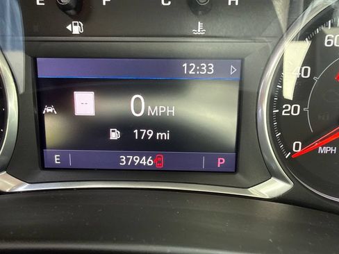 Used 2022 GMC Terrain SLT w/ Infotainment Package II FWD image 4