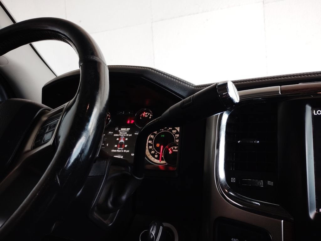 Used 2018 RAM 2500 Laramie w/ Convenience Group AWD/4WD image 31