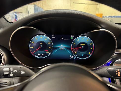 Used 2021 Mercedes-Benz GLC 300 4MATIC image 6