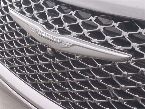 New 2026 Chrysler Pacifica Select w/ S Appearance Package image 12