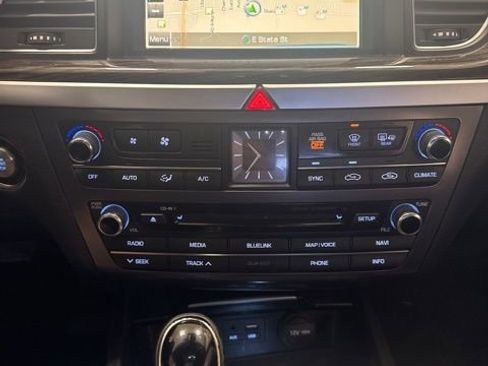 Used 2015 Hyundai Genesis 3.8 image 10