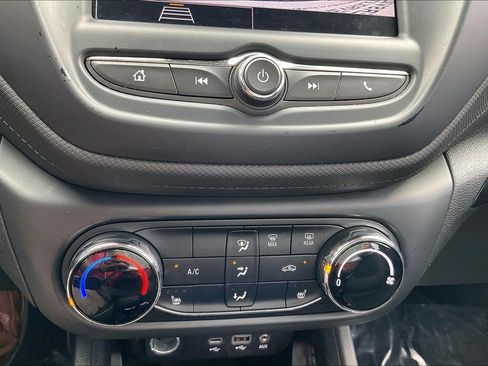 Used 2021 Chevrolet TrailBlazer LT image 30