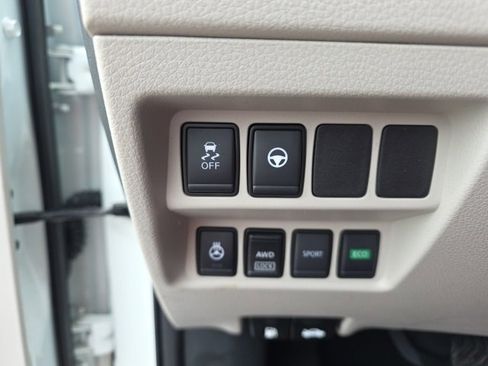 Used 2022 Nissan Rogue Sport SL w/ Premium Package image 16